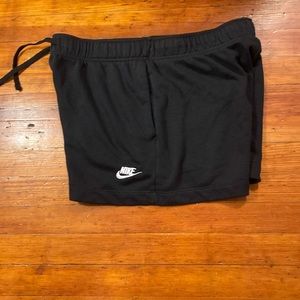 NWOT!! Women’s Nike  Sportswear Club Fleece Midrise Shorts [Size: Large]